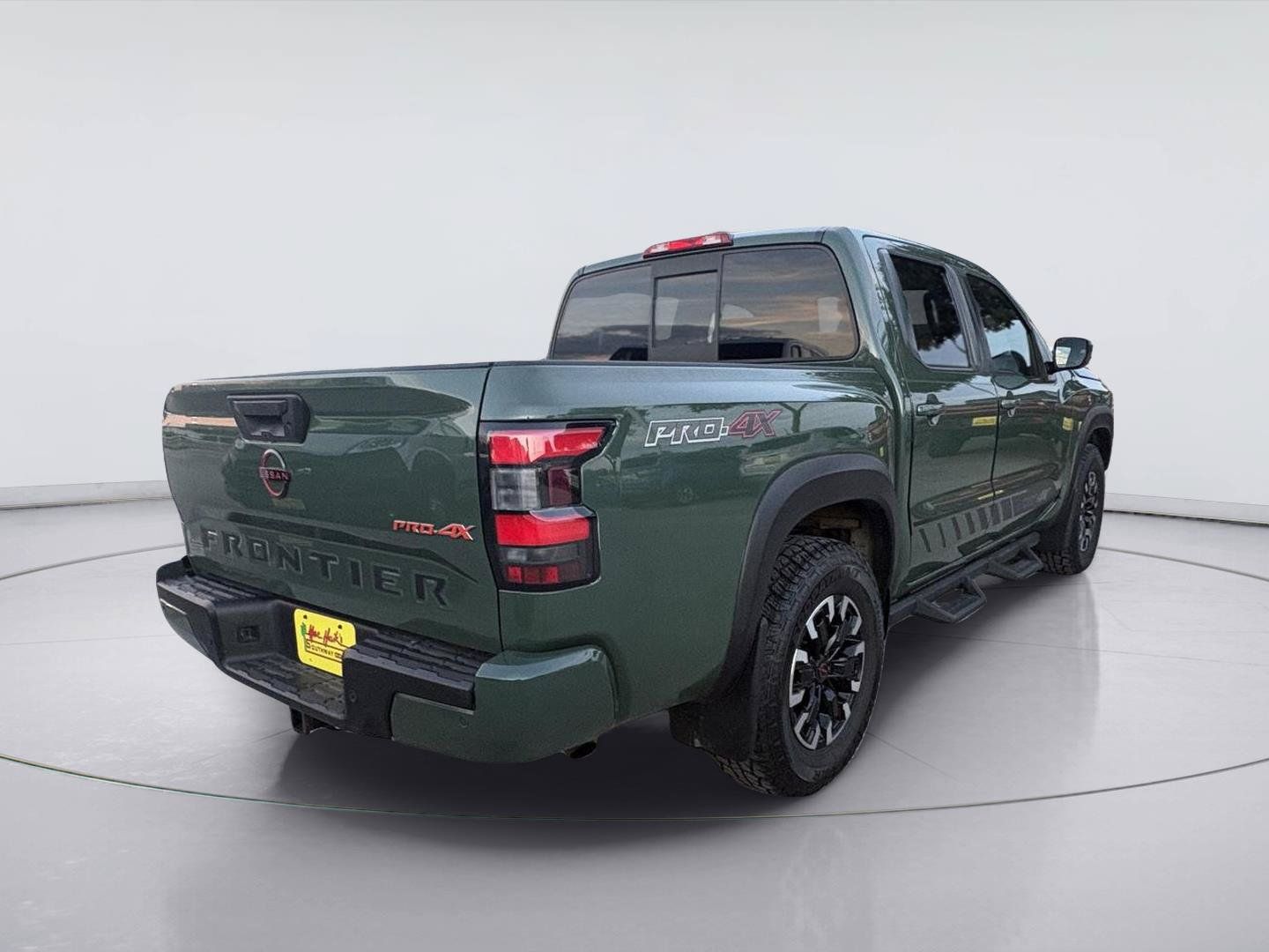Used 2022 Nissan Frontier PRO-4X w/ Technology Package AWD/4WD image 7