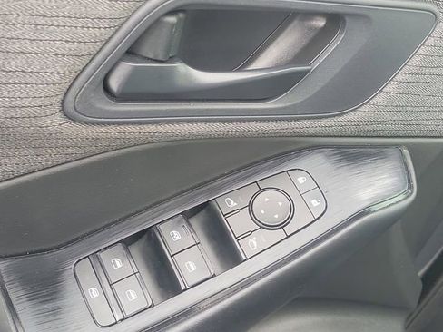 Used 2023 Nissan Rogue S image 20