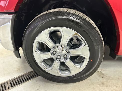 New 2026 RAM 1500 4x4 Crew Cab image 9