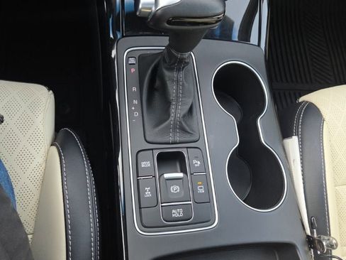 Used 2017 Kia Sorento SX image 21