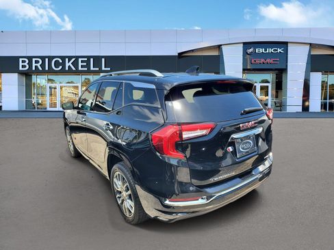 Used 2024 GMC Terrain Denali w/ Denali Premium Package AWD/4WD image 4