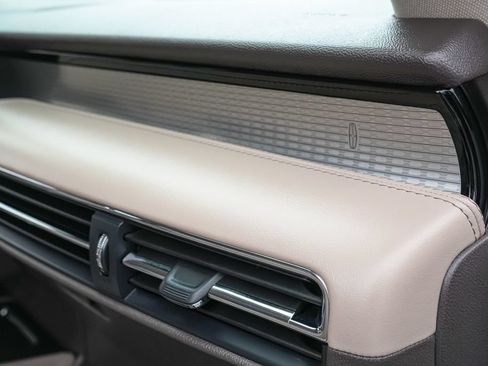 Used 2024 Lincoln Corsair FWD image 23