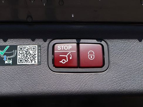 Certified 2023 Mercedes-Benz EQS 580 4MATIC SUV image 18