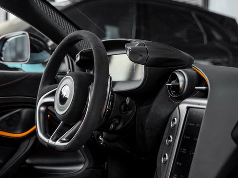 Used 2024 McLaren 750S Spider image 38