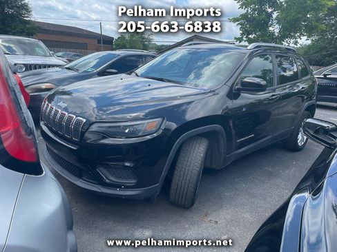 Used 2020 Jeep Cherokee Latitude FWD image 1