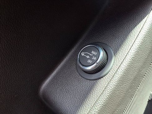 Used 2021 Chevrolet Traverse High Country AWD/4WD image 23