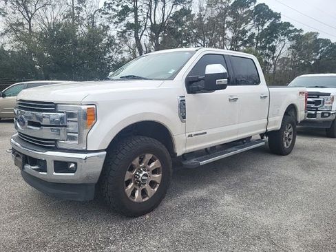 Used 2019 Ford F250 Lariat w/ Lariat Ultimate Package image 4