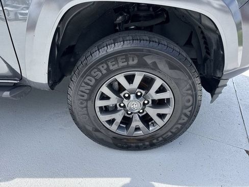 Used 2022 Toyota Tacoma SR5 RWD image 58