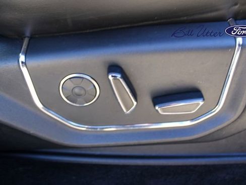 Used 2017 Ford F150 Platinum w/ Equipment Group 701A Luxury image 12