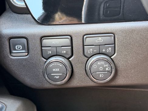 Used 2024 Chevrolet Silverado 1500 RST AWD/4WD image 18