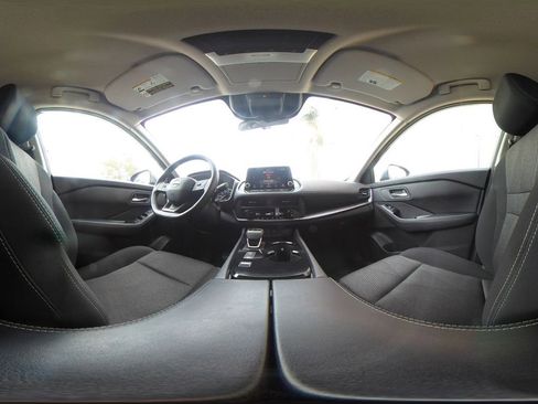 Used 2025 Nissan Rogue SV FWD image 44