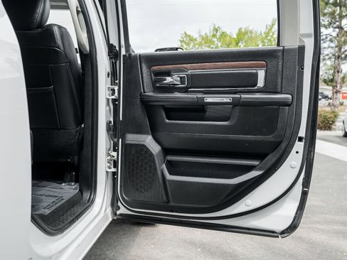Used 2018 RAM 3500 Laramie w/ Cold Weather Group AWD/4WD image 39