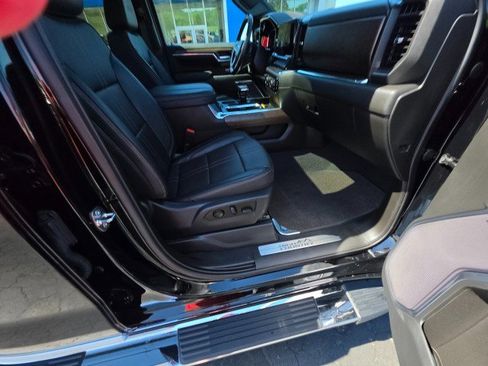 Used 2023 Chevrolet Silverado 1500 High Country AWD/4WD image 15