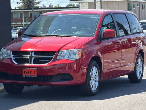 Used 2013 Dodge Grand Caravan SXT FWD image 9