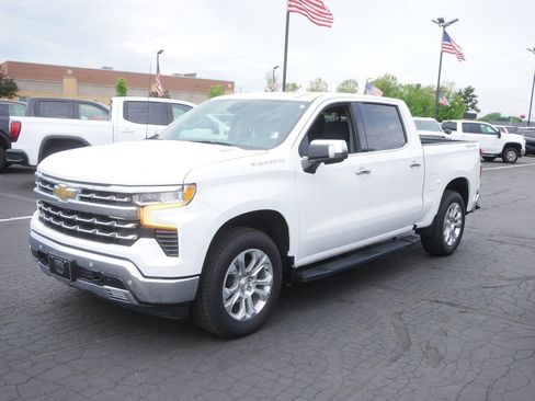 Used 2025 Chevrolet Silverado 1500 LTZ w/ LTZ Convenience Package II AWD/4WD image 9
