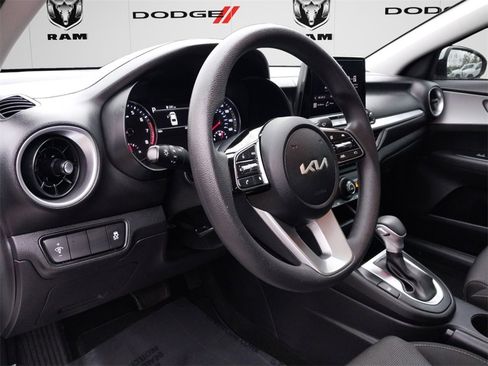 Used 2023 Kia Forte LX image 13