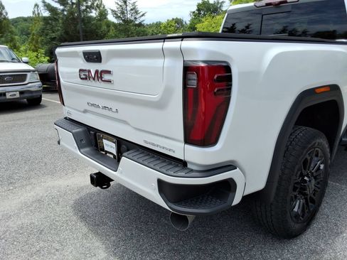 Used 2025 GMC Sierra 2500 Denali w/ Denali Reserve Package AWD/4WD image 16