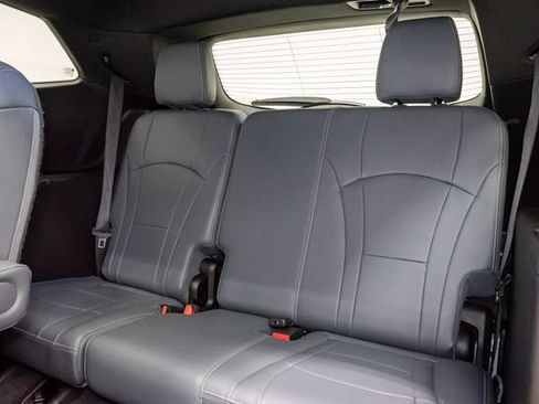 Used 2023 Buick Enclave Essence w/ Experience Buick Package FWD image 23