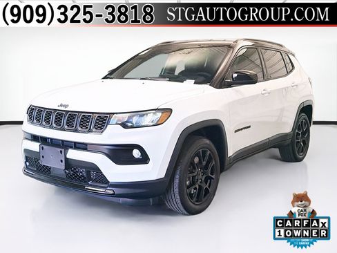 Used 2024 Jeep Compass Latitude w/ Altitude Special Edition image 1
