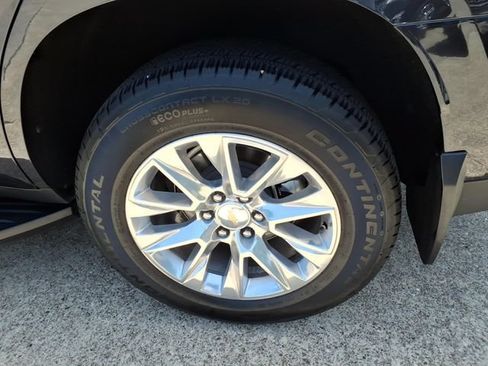 Used 2025 Chevrolet Tahoe Premier AWD/4WD image 21