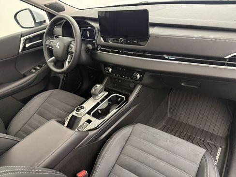 Used 2026 Mitsubishi Outlander SE AWD/4WD image 11