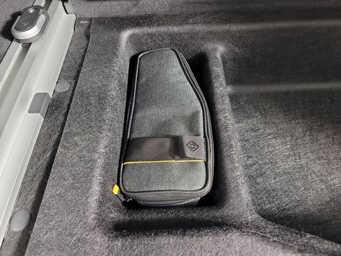 Used 2024 Rivian R1S Adventure AWD/4WD image 34