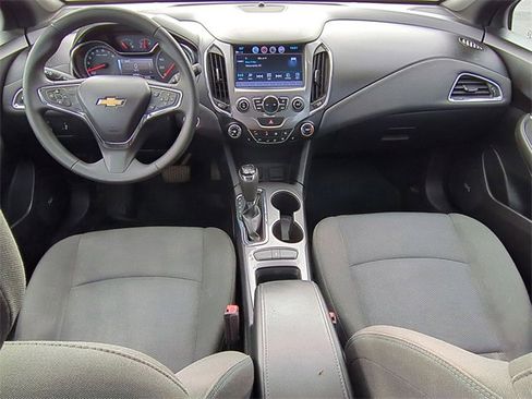 Certified 2018 Chevrolet Cruze LT w/ Sun And Sound Package image 21