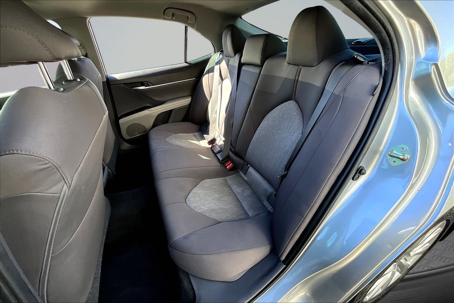 Used 2019 Toyota Camry LE FWD image 18