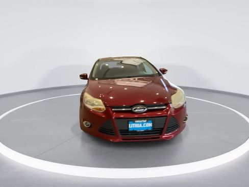 Used 2014 Ford Focus SE w/ SE Sport Package FWD image 3