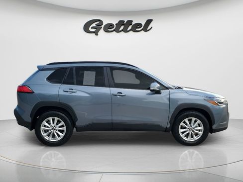 Used 2023 Toyota Corolla Cross LE image 3