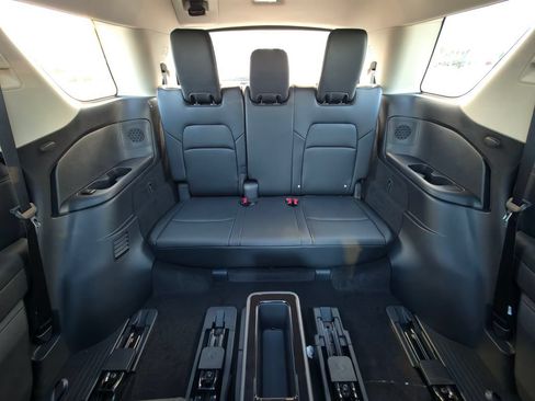 New 2026 Nissan Pathfinder Platinum FWD image 50