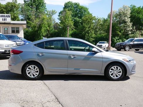 Used 2017 Hyundai Elantra SE FWD image 6