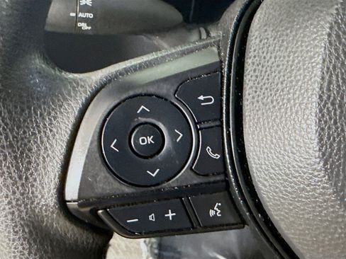 Used 2022 Toyota Corolla LE image 14