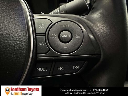 Used 2025 Toyota Corolla SE w/ SE Premium Package FWD image 31