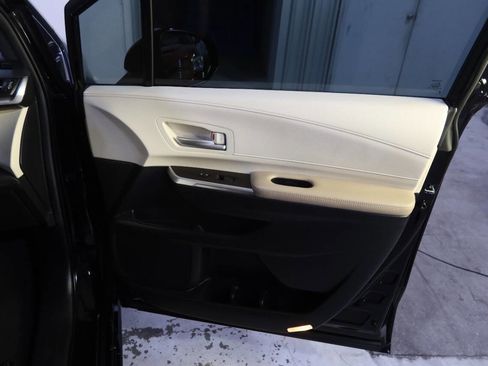 Used 2024 Toyota Sienna XLE image 14