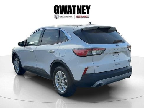 Used 2022 Ford Escape SE FWD image 4