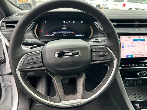 New 2026 Jeep Grand Cherokee Limited AWD/4WD image 16