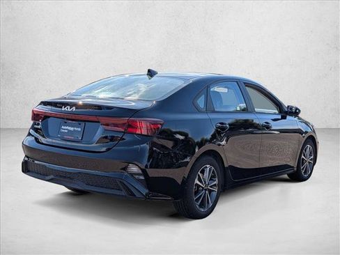 Used 2023 Kia Forte LXS image 5