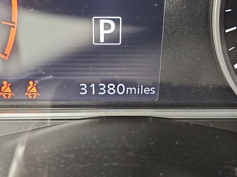 Used 2022 Nissan Versa SV w/ Trunk Package FWD image 17