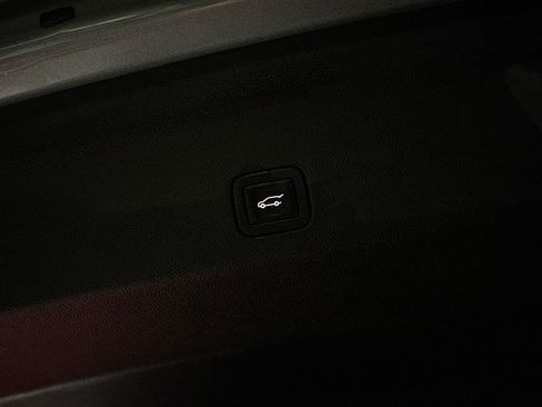 Used 2023 Chevrolet Tahoe Z71 w/ Luxury Package image 8