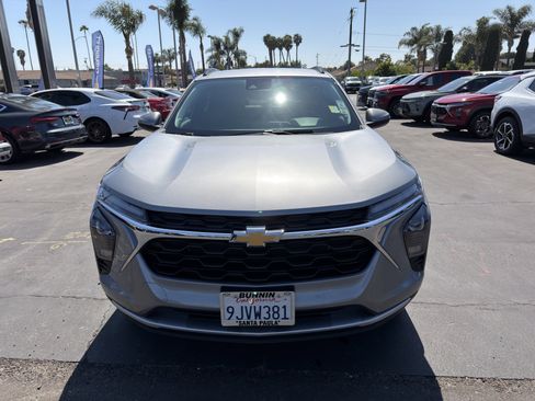Used 2024 Chevrolet Trax LT FWD image 3