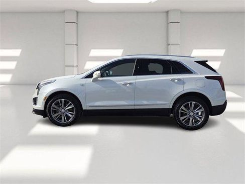 Certified 2025 Cadillac XT5 Premium Luxury image 2