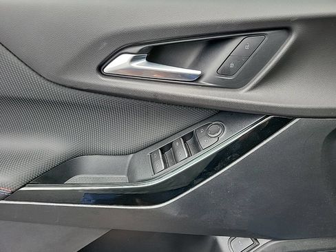 Used 2026 Chevrolet Equinox RS w/ Safety and Technology Package FWD image 13