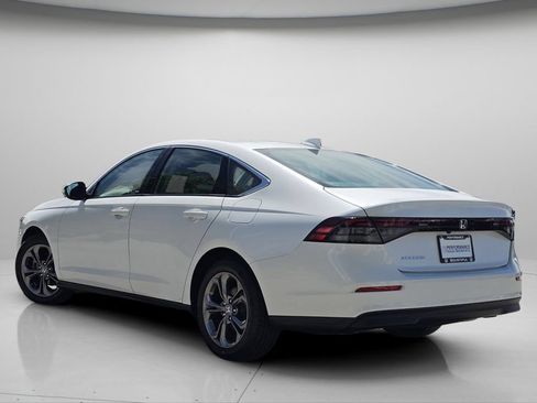 Used 2023 Honda Accord EX image 21