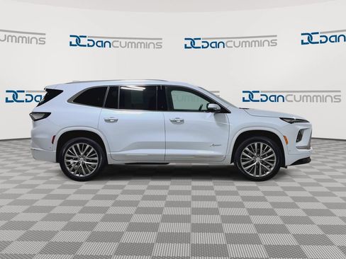 Used 2026 Buick Enclave Avenir w/ Super Cruise Package AWD/4WD image 9