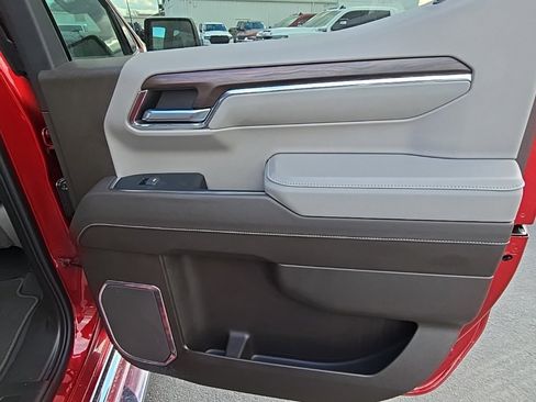 Used 2023 GMC Sierra 1500 SLT w/ SLT Convenience Package image 43