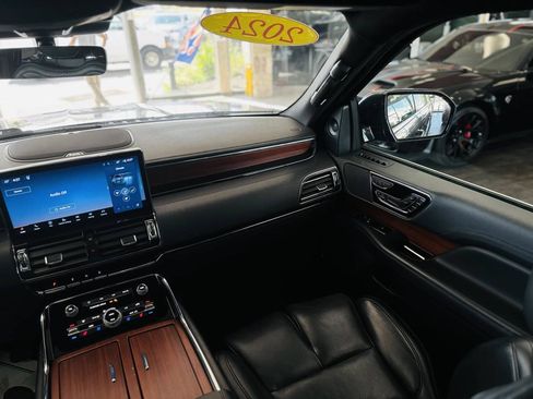 Used 2024 Lincoln Navigator Reserve AWD/4WD image 48