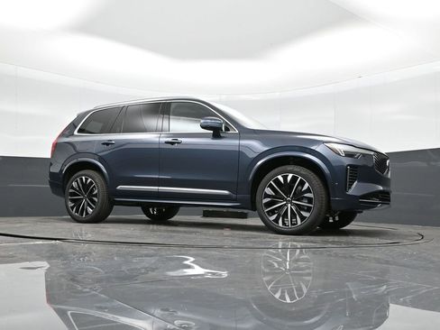 New 2026 Volvo XC90 B6 Plus w/ Protection Package Premier image 25