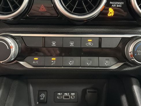 Used 2024 Nissan Sentra SV FWD image 29