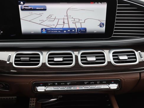 Used 2024 Mercedes-Benz GLS 450 4MATIC w/ Pinnacle Trim Package image 12